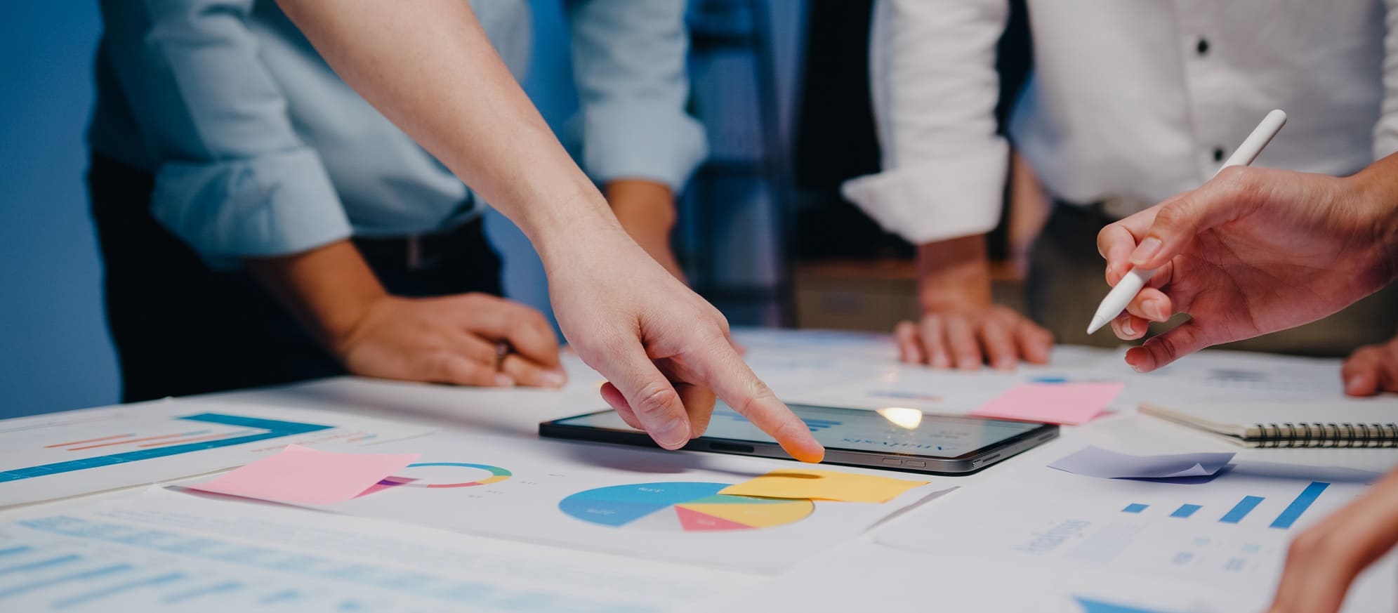 cac-yeu-to-khung-hoanh-danh-tinh